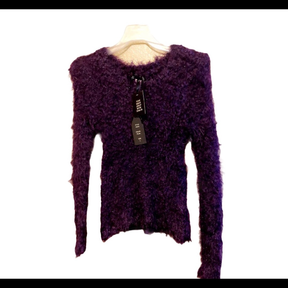 VIP pullover fur sweater NWT - Picture 4 of 5